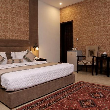 Shelton Hotel Lahore Exterior foto